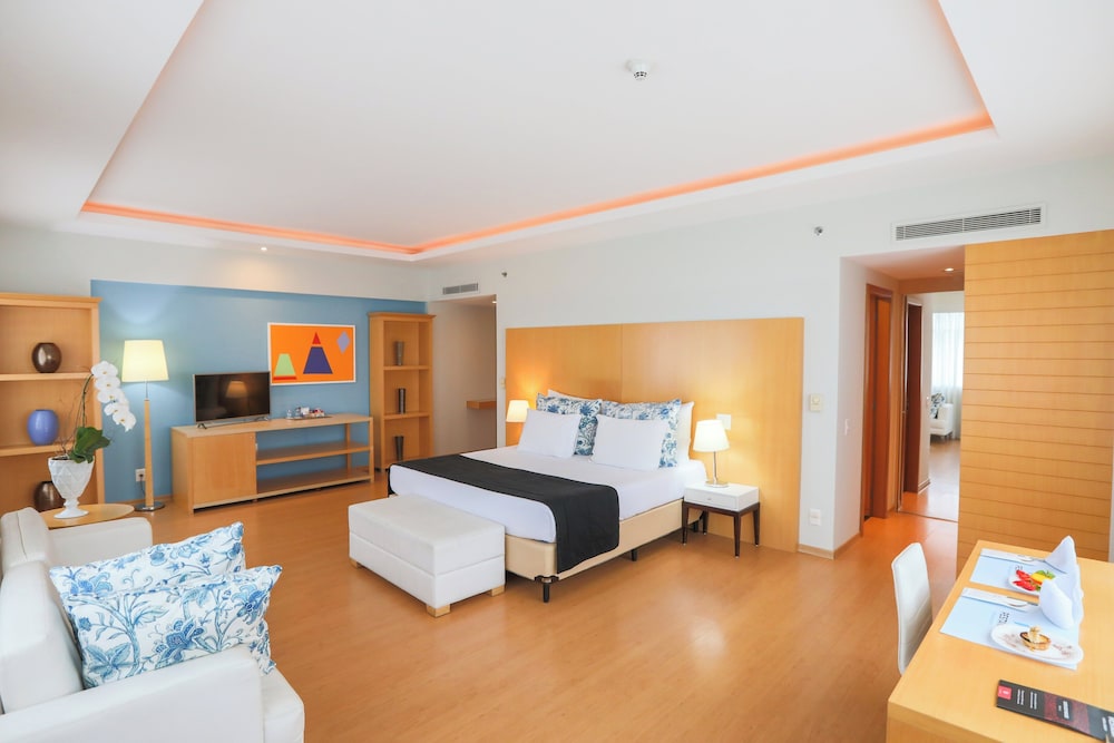 Executive Suite - Photo 7