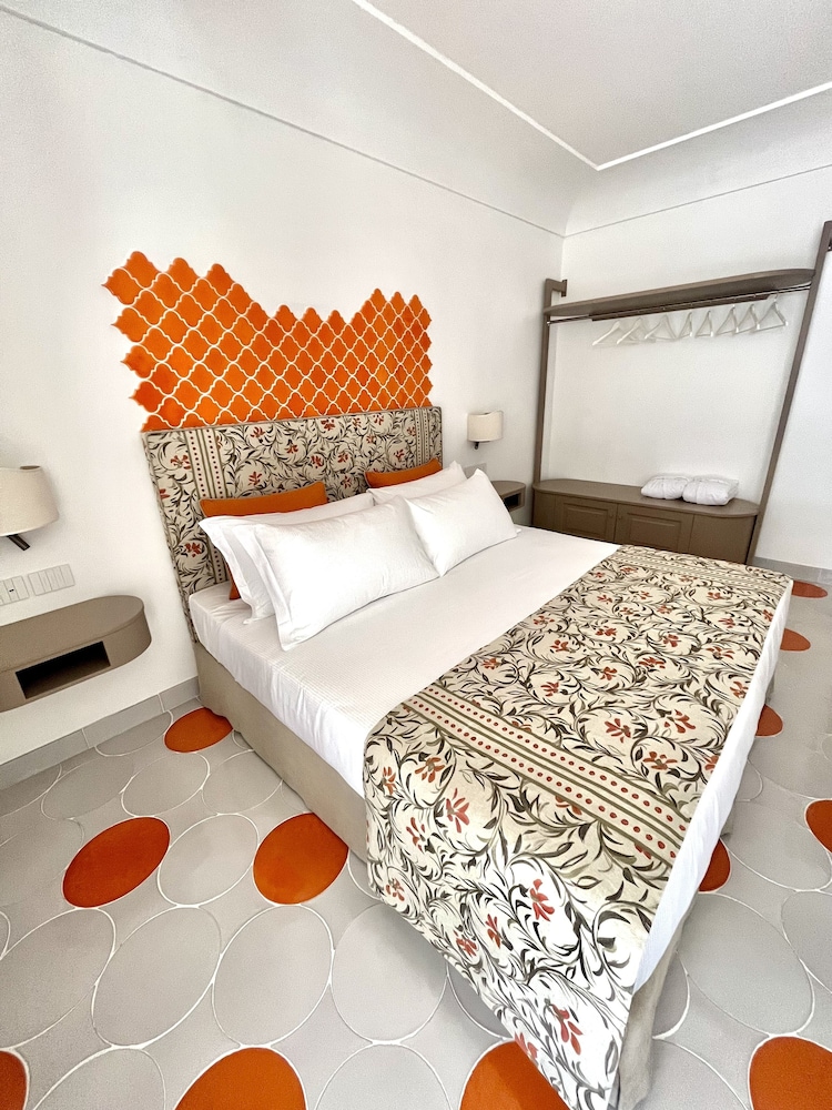Superior Queen Room, Terrace, Sea view - Photo 3