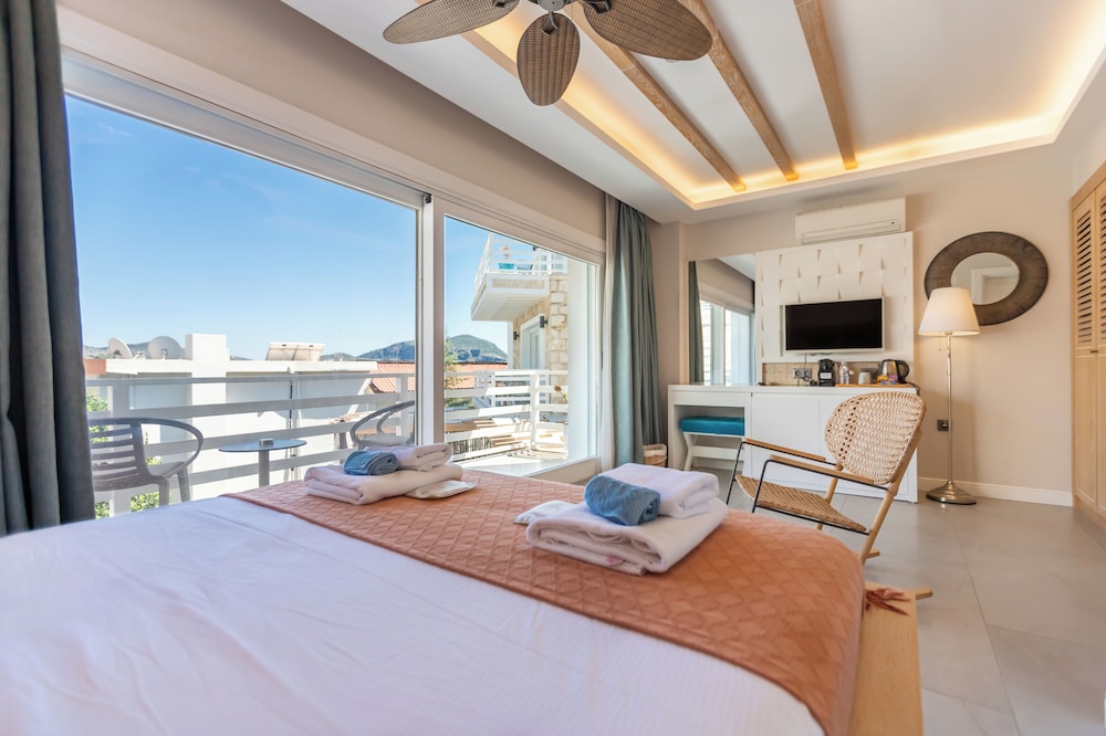 Classic Room, Partial Sea View - Photo 3
