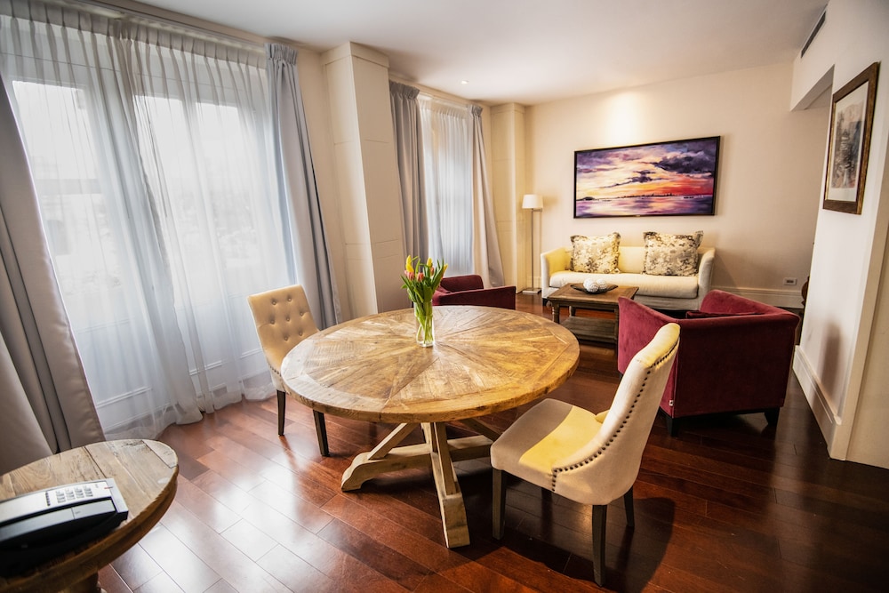 Presidential Suite, 1 King Bed, Jetted Tub