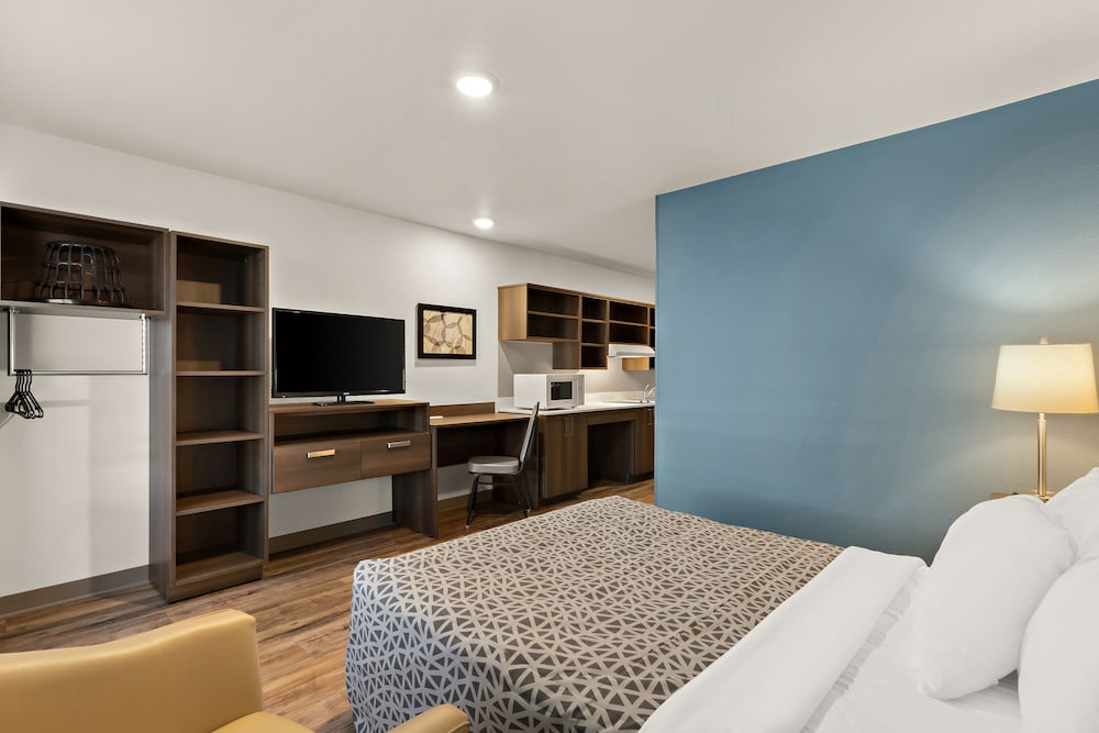 Room, 1 Queen Bed, Accessible, Non Smoking (Roll-in Shower) photo 1