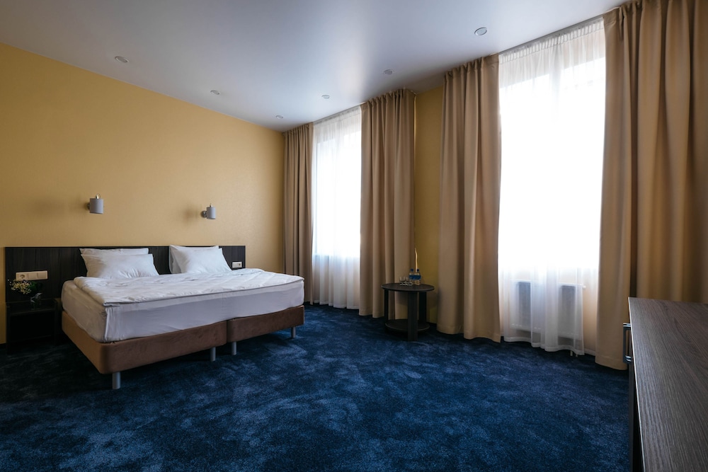 Junior Suite, 1 Queen Bed photo 2
