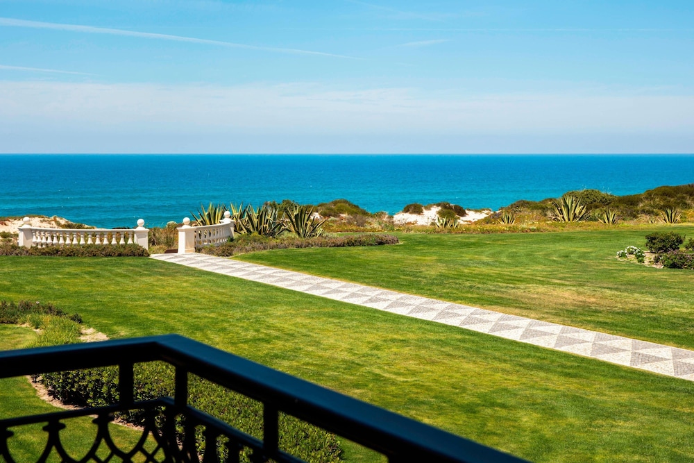 Room, 1 King Bed, Partial Ocean View