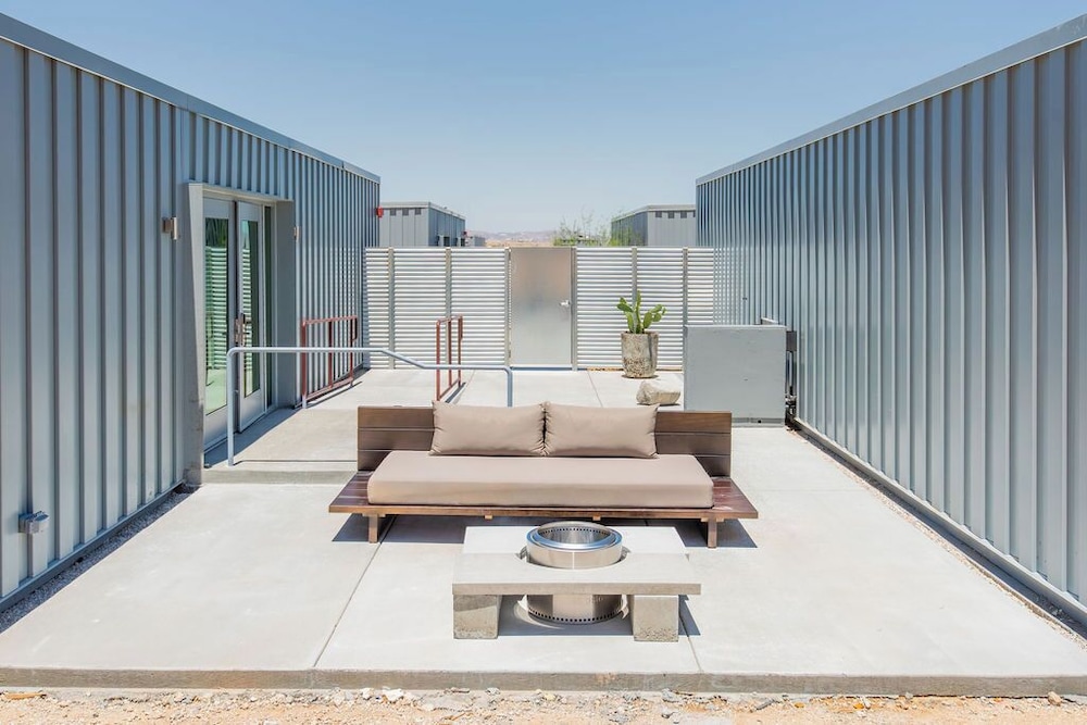 Mountain View King with Outdoor Tub Accessible
