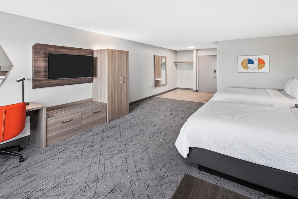 Standard Room, 2 Queen Beds - Photo 6