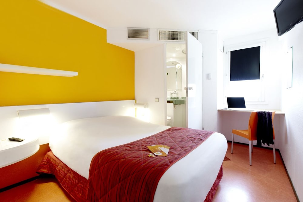 Standard Double Room - Photo 1