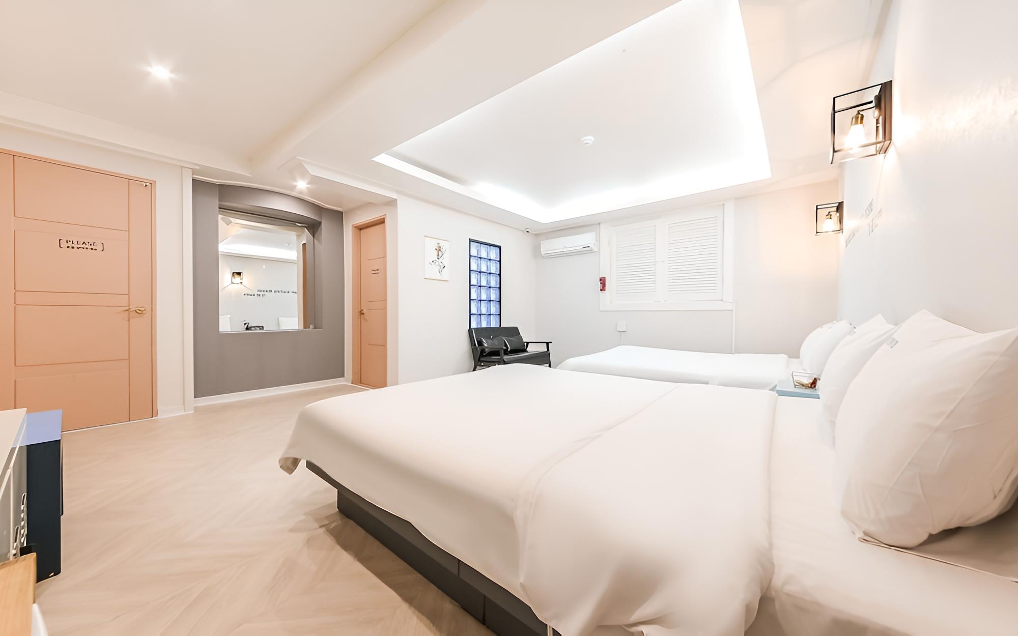 Room (Family (non-smoking double + double N) - Photo 5