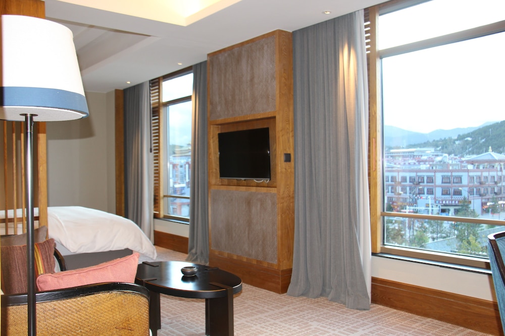 Deluxe King Room photo 3