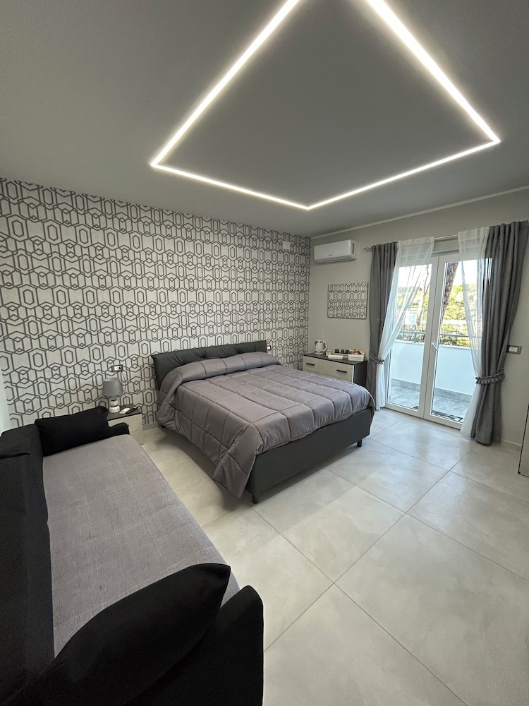 Superior Triple Room, Garden View