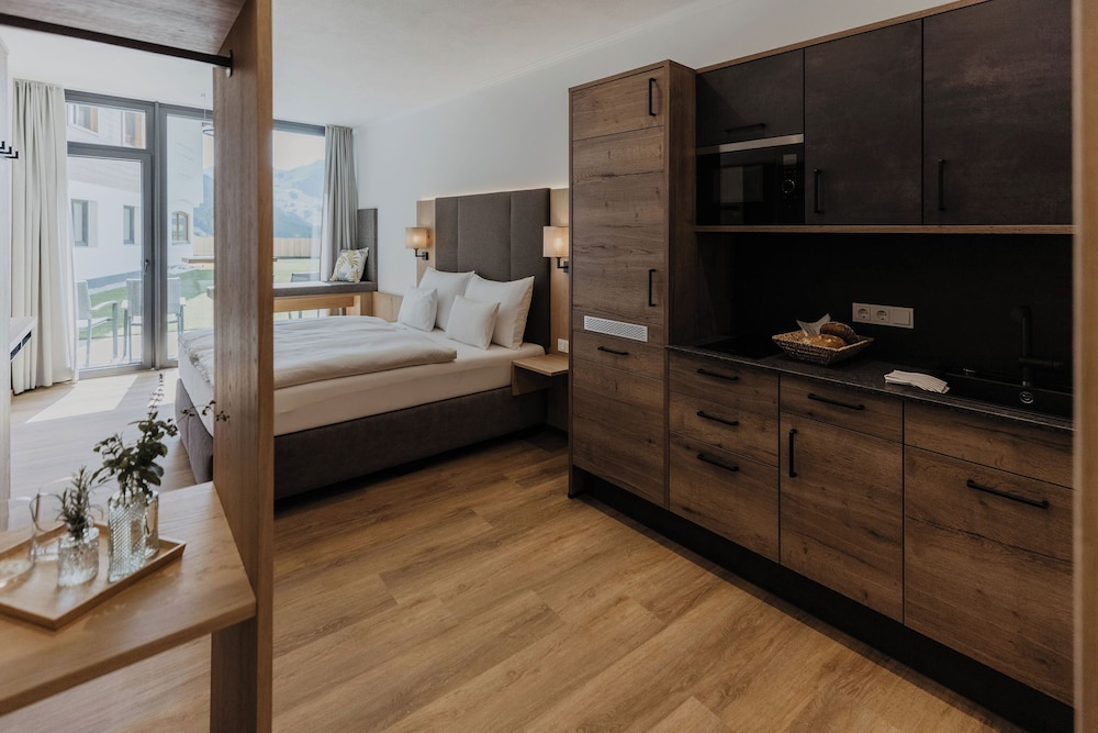 Deluxe Studio, Balcony (A)
