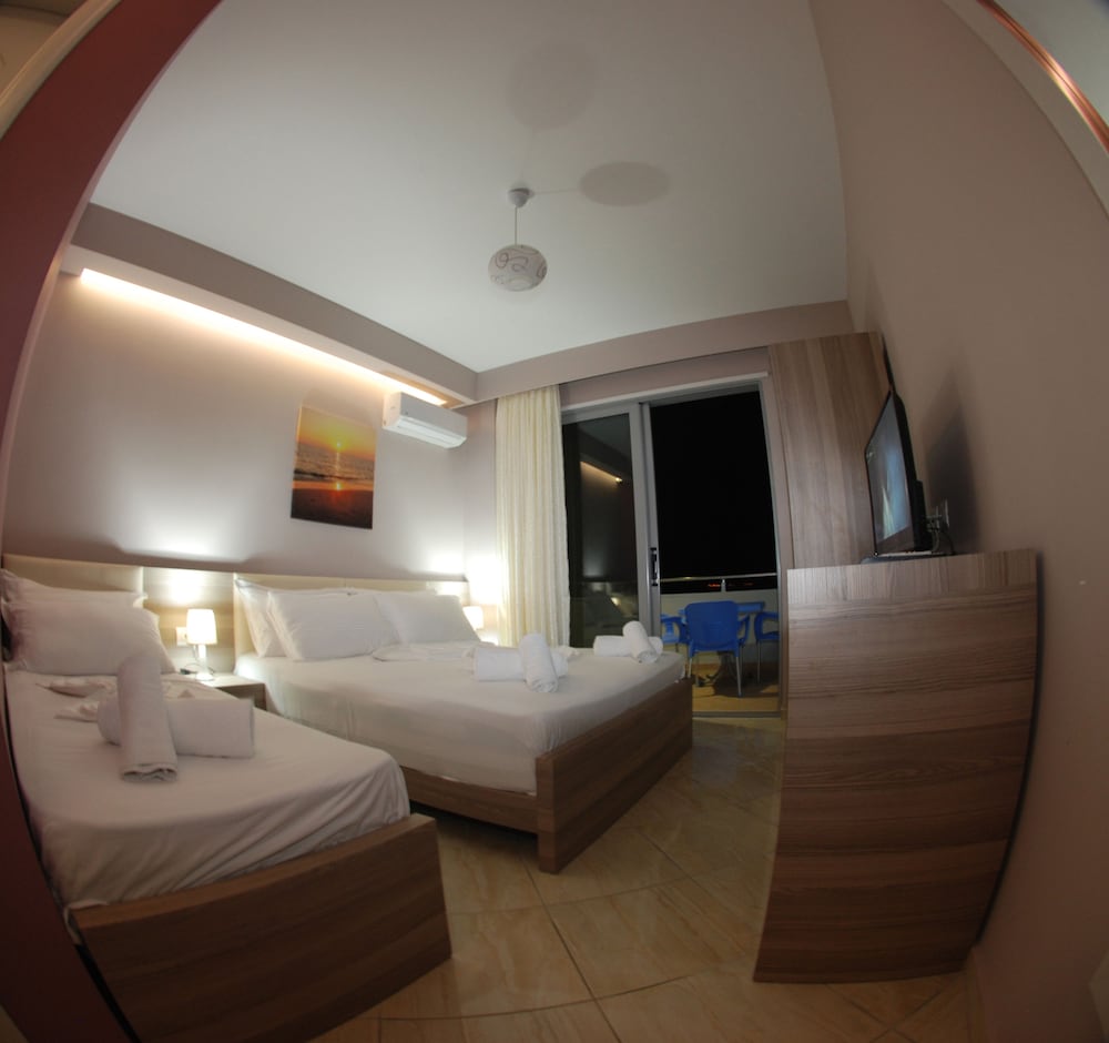 Deluxe Triple Room, Sea View photo 2