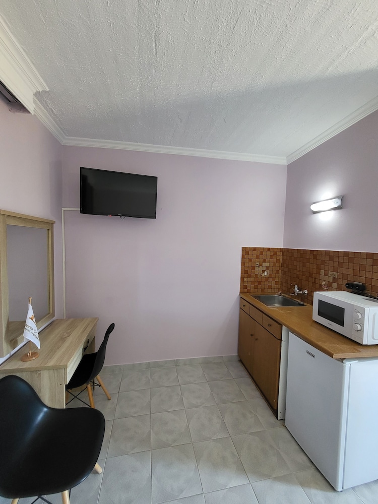 Standard Triple Room - Photo 3