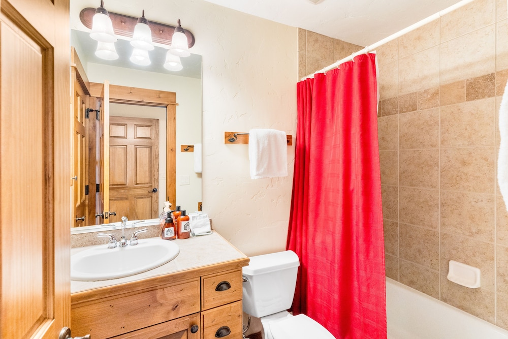 Townhome, 5 Bedrooms photo 3