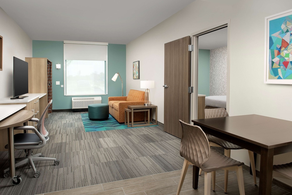 Suite, 1 King Bed, Accessible, Non Smoking (Hearing) - Photo 1