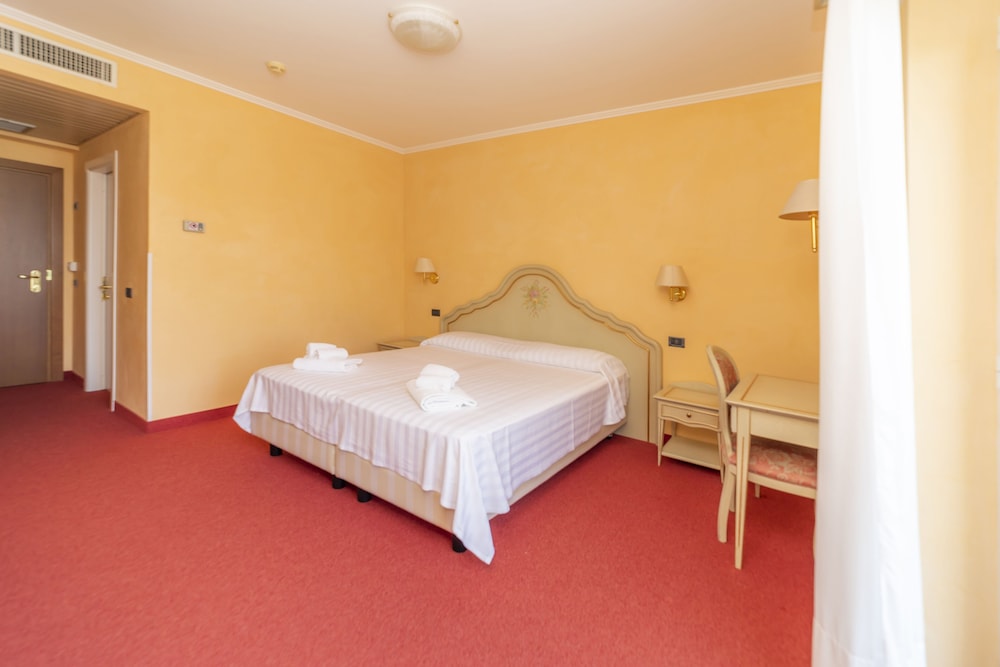 Comfort Double or Twin Room