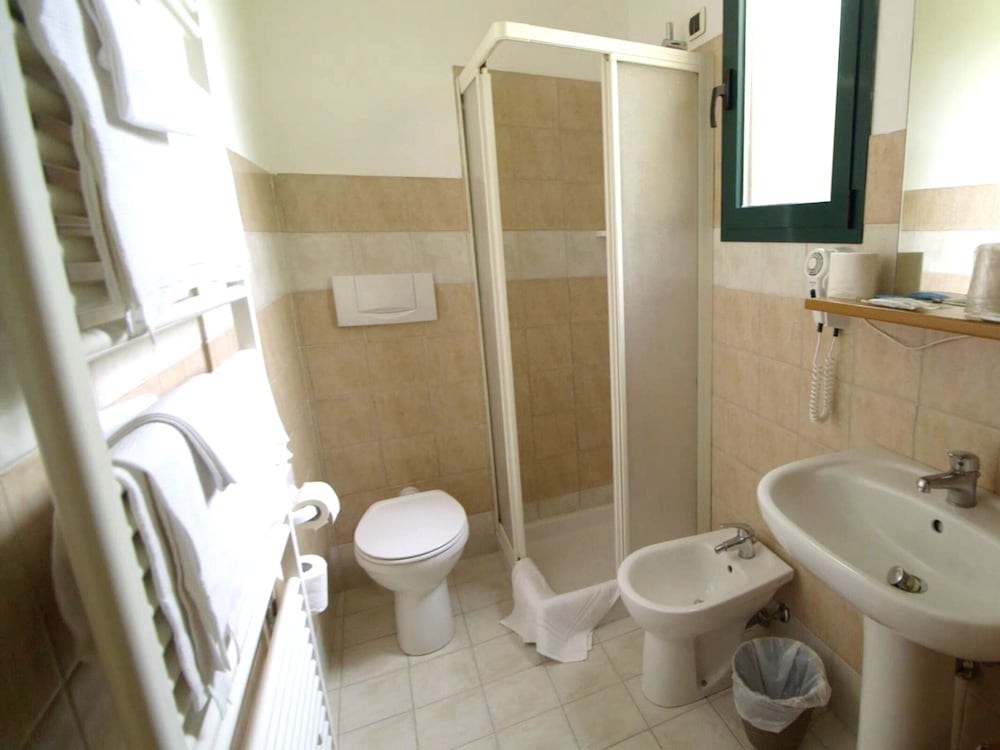 Classic Double Room, 1 Double Bed, Ensuite - Photo 5
