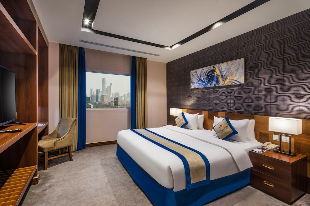 Deluxe king suite - Photo 10