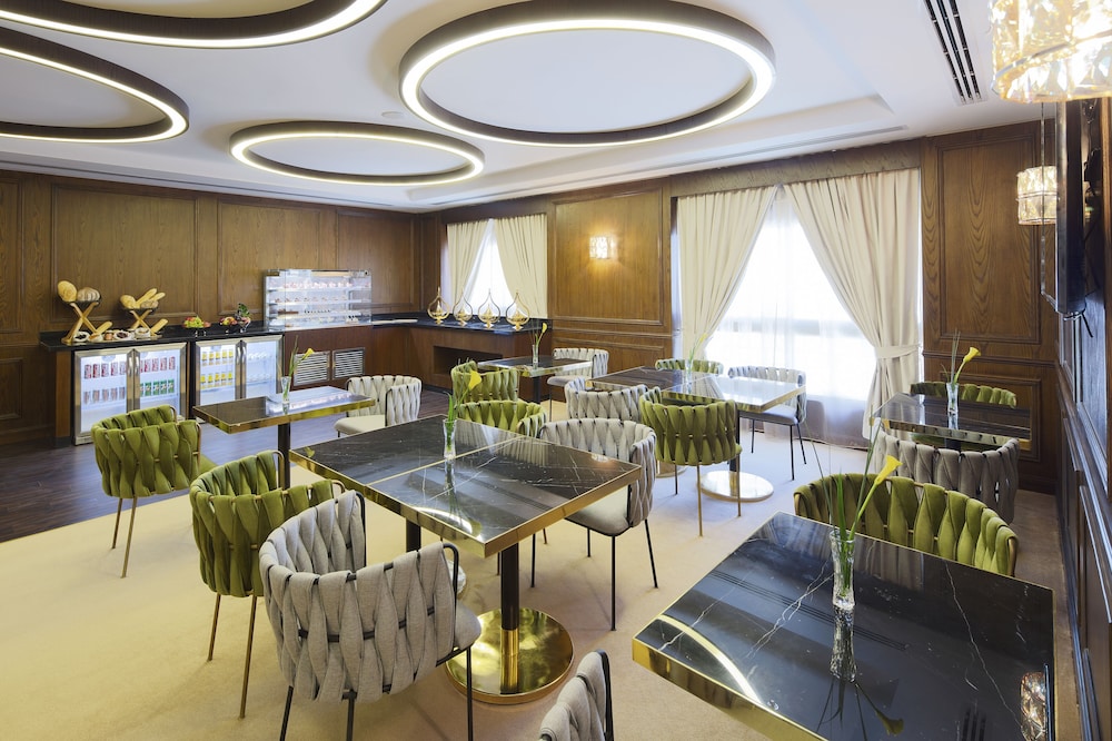Deluxe Room (Premium Level, Loung Access) photo 2