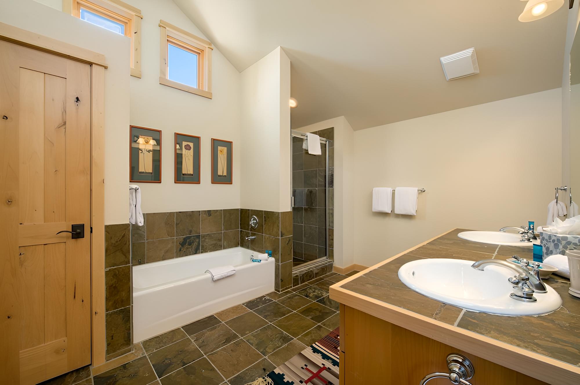 Moose Creek Townhomes, 3 Bedrooms, 3 Bathrooms photo 2