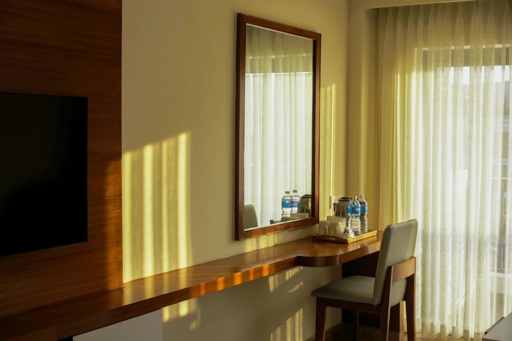 Deluxe Double Room - Photo 11