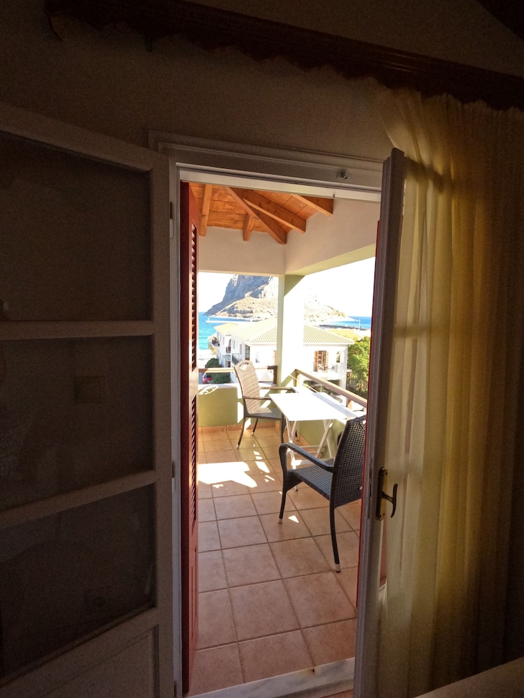 Room, Sea View - Photo 6