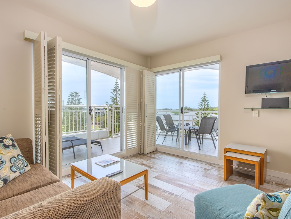 One Bedroom Spa Suite with Ocean View