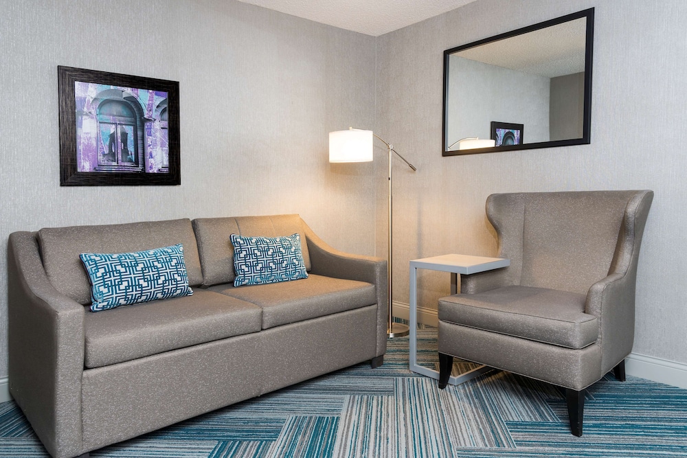 Suite, 1 Bedroom - Photo 4