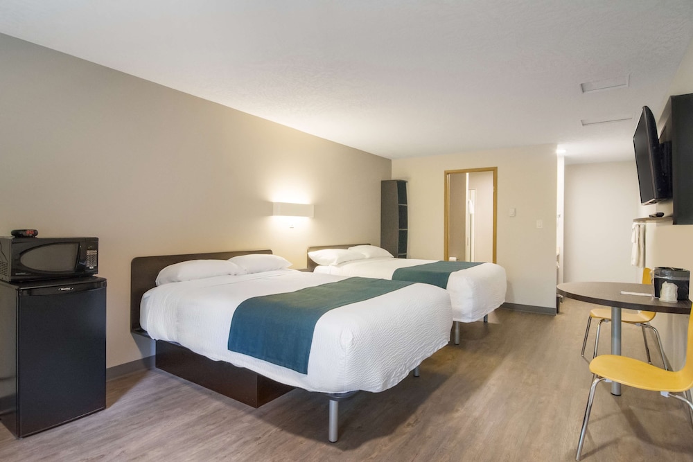 Standard Suite, 2 Queen Beds, Non Smoking, Refrigerator & Microwave