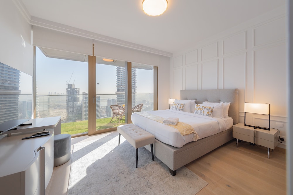 Luxury Apartment, 3 Bedrooms, Non Smoking, City View photo 2