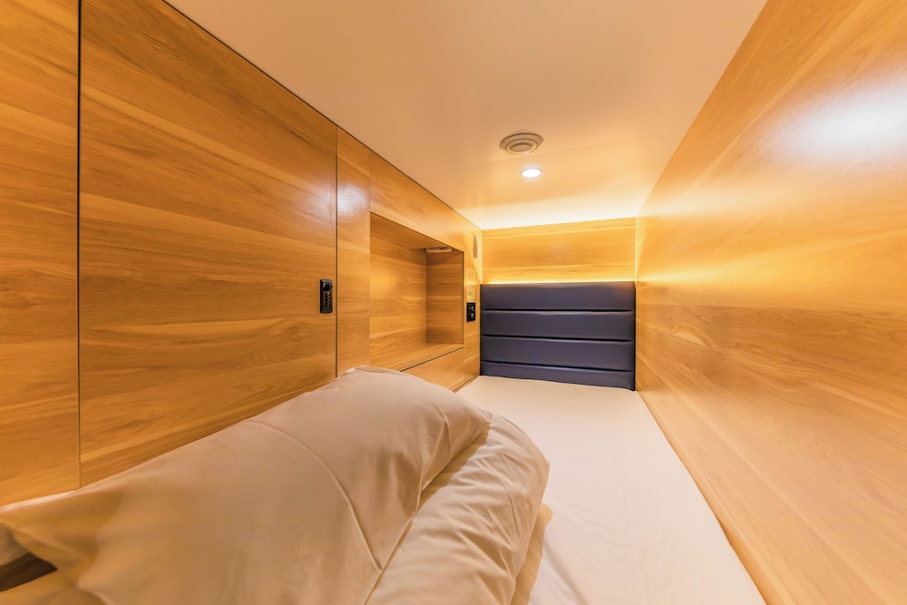 Capsule Room for Women, Non Smoking photo 1