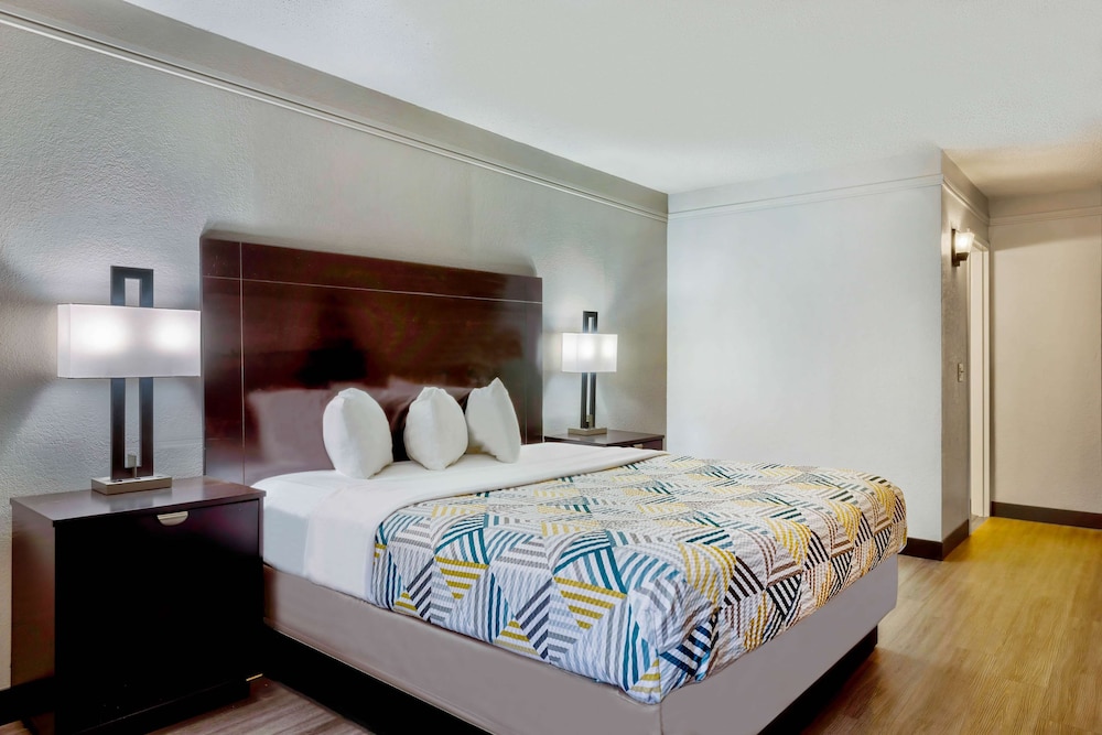 Standard Room, 2 Queen Beds, Accessible, Non Smoking photo 3