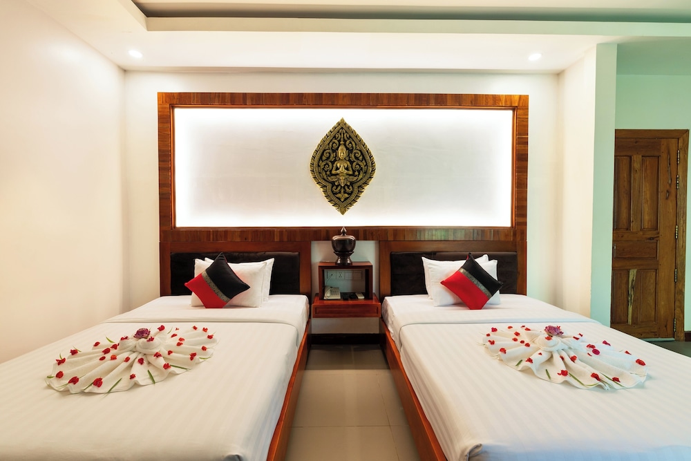 Deluxe Twin Room - Photo 9