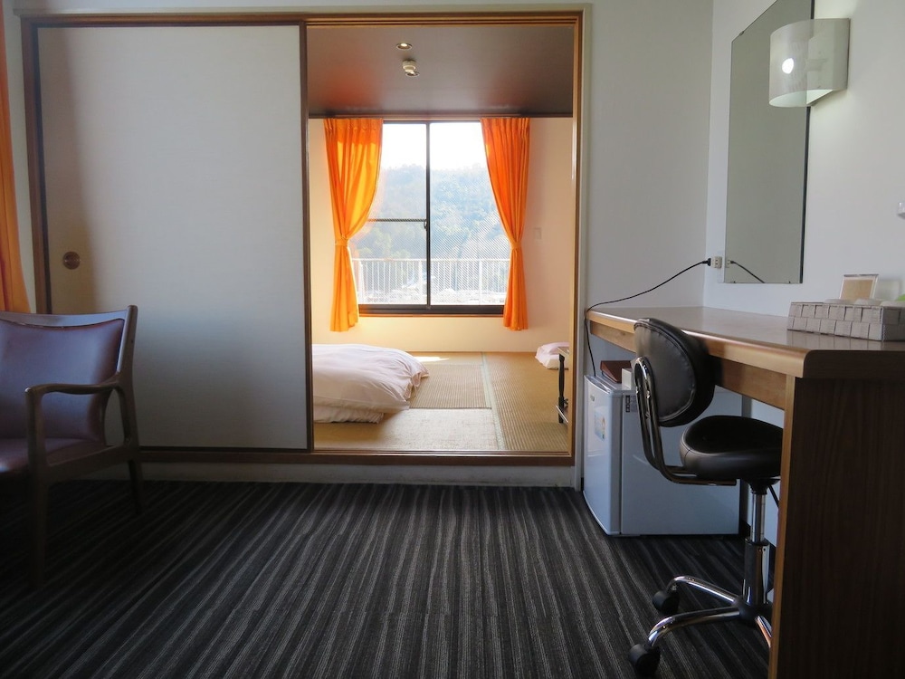 Japanese Style Room Main Building B7, Smoking photo 2