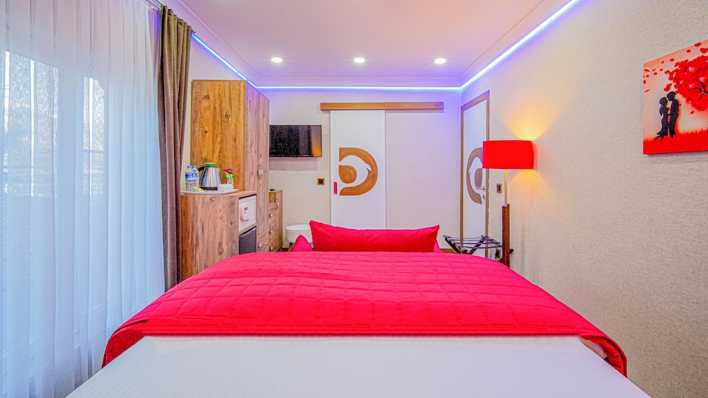 Standard Double Room - Photo 8