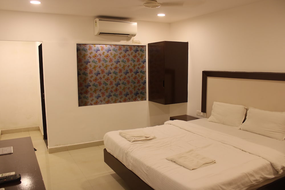Deluxe Room With Balcony (No View)
