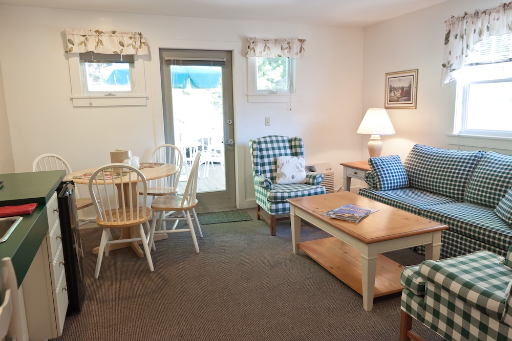 Family Suite Deluxe - Photo 7