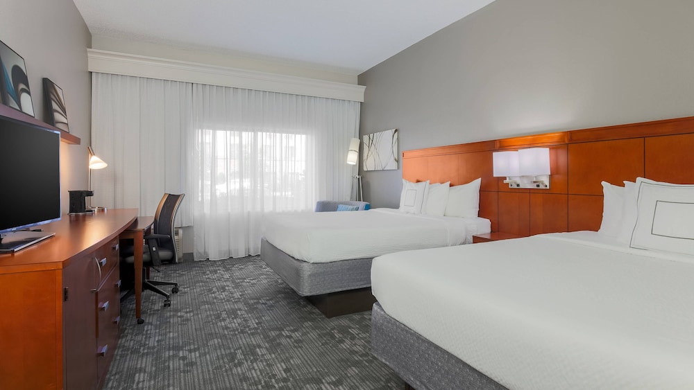 Room, 2 Queen Beds (Hearing Accessible) - Photo 4