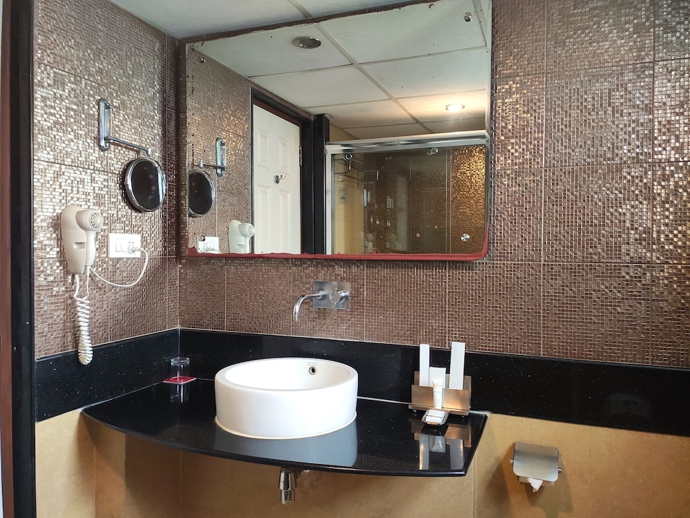 Studio Suite Twin photo 2
