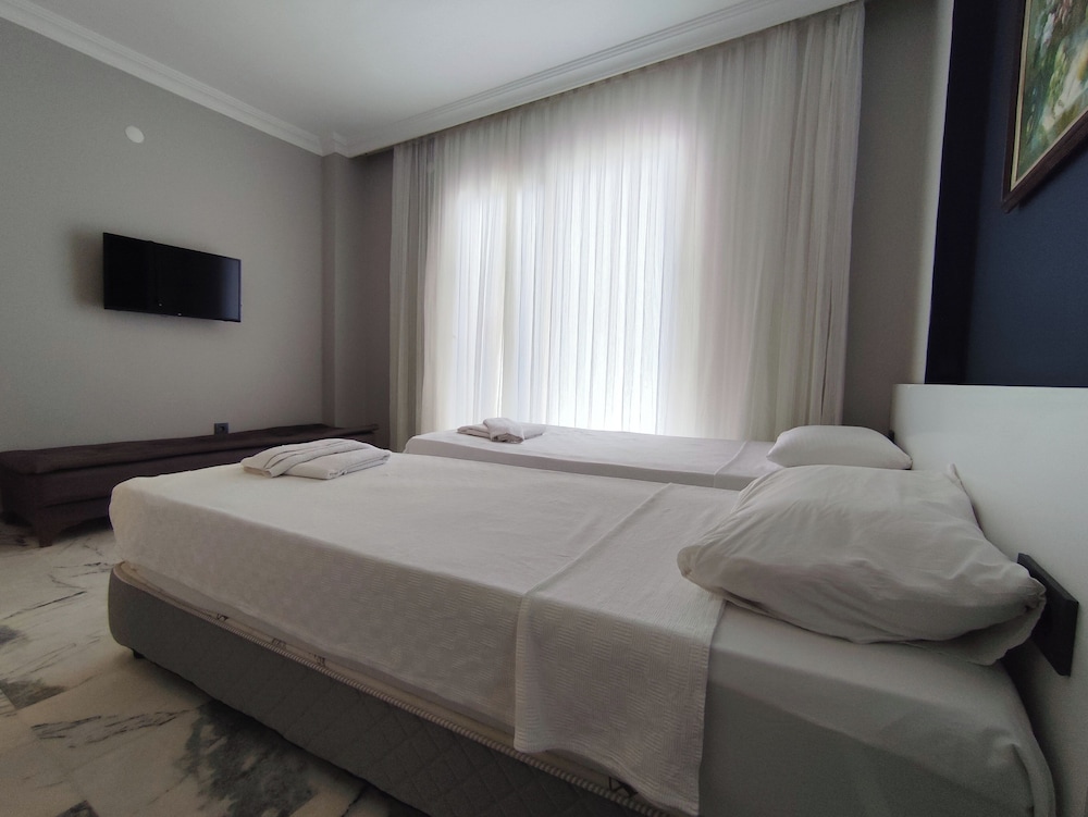 Family Suite, Partial Sea View