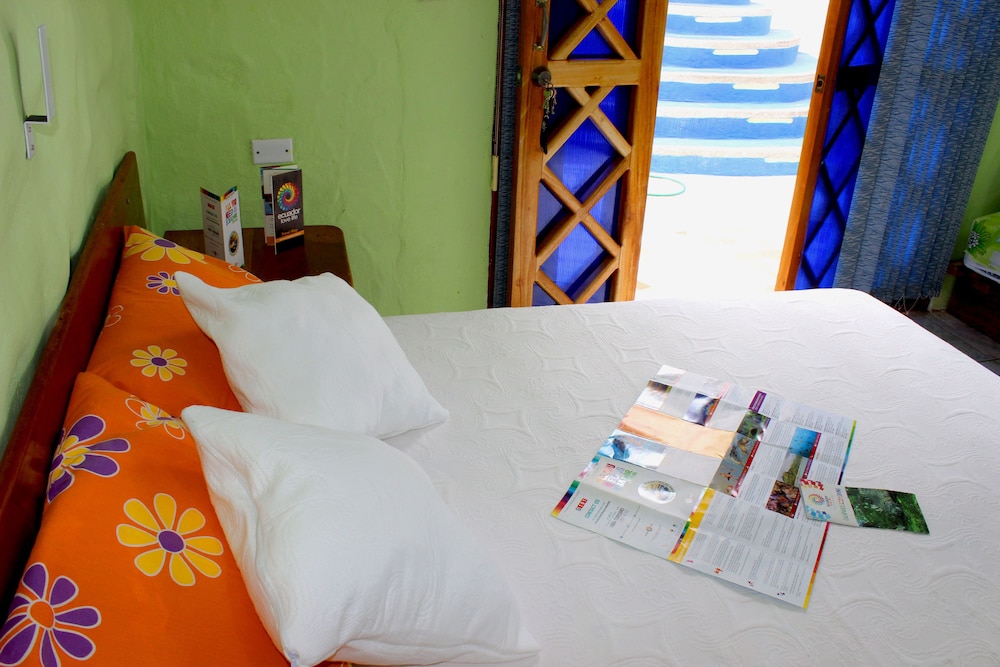 Triple Room (1 Double, 1 Single Bed) photo 3
