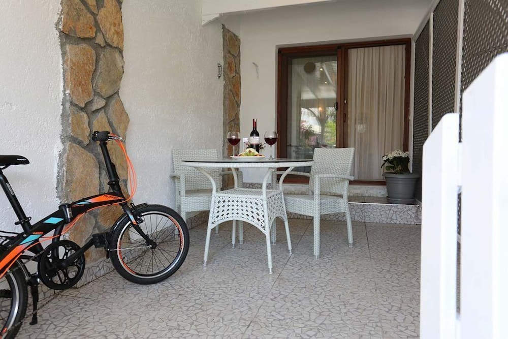 Family Double Room, 1 Double Bed, Garden View photo 2