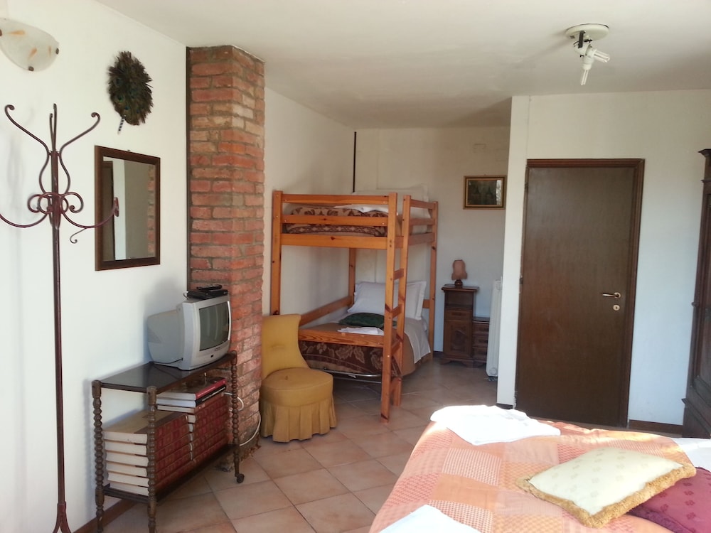 Quadruple Room photo 2