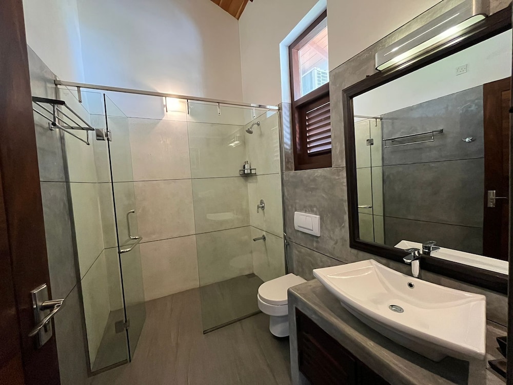 Deluxe Triple Ground Floor room photo 2