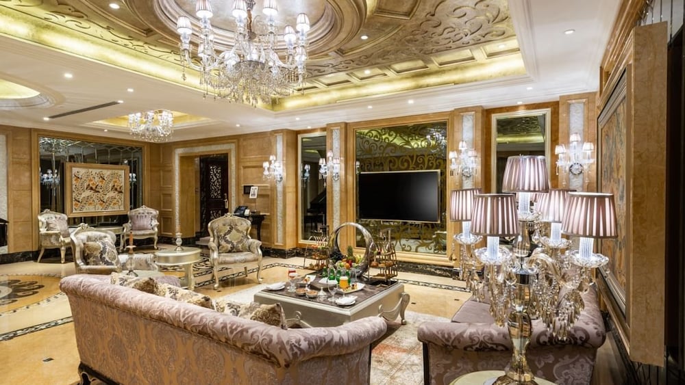 Royal Suite - Photo 8