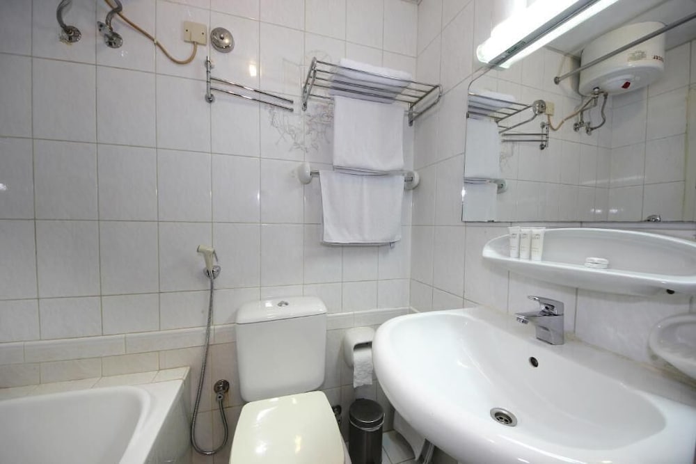 Deluxe Double Room Single Use photo 3