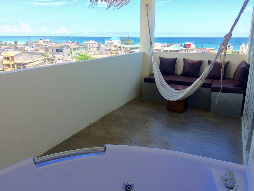 Deluxe Double or Twin Room, Balcony photo 3