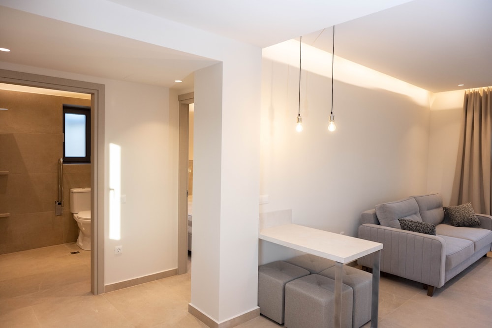 Deluxe Apartment, Accessible, Garden View photo 2