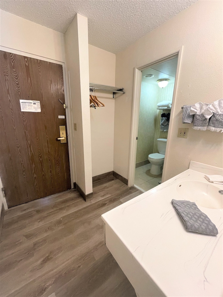 Standard Room, 2 Queen Beds, Non Smoking, Kitchenette - Photo 10