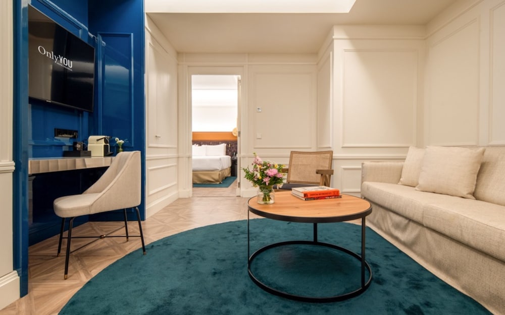 Junior Suite, Courtyard View