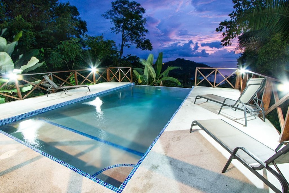 Family House, 4 Bedrooms, Private Pool, Oceanfront photo 3